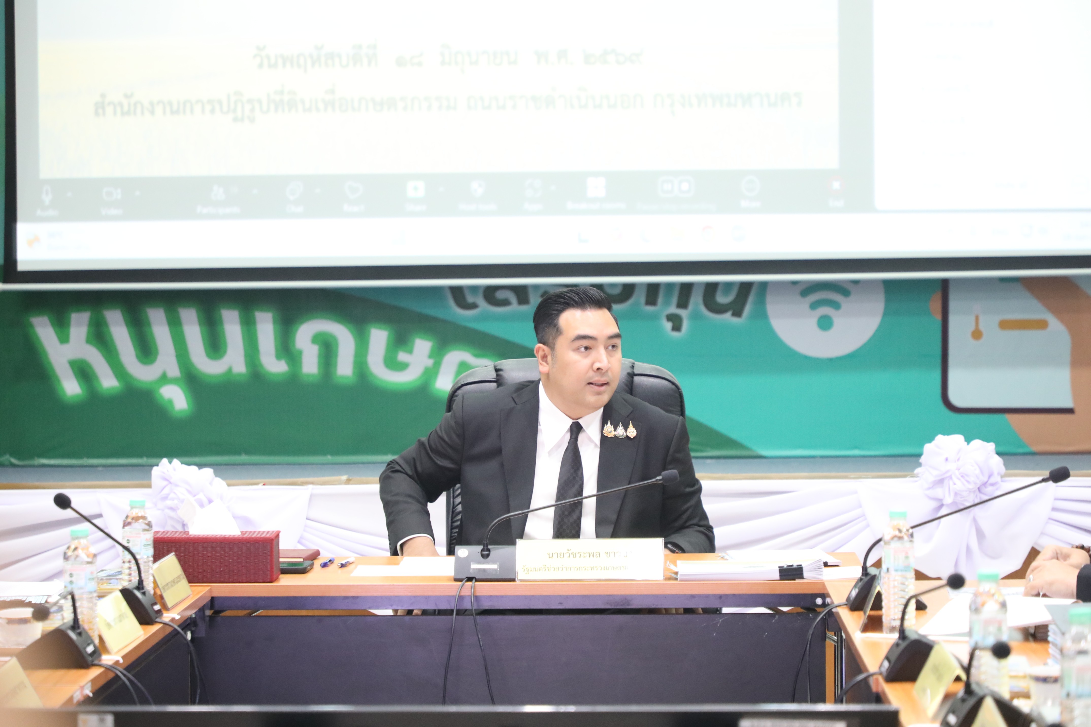 title - ส.ป.ก. อนุมัติใช้จ่ายเงินกองทุนฯ กว่า 39 ล้าน ก่อสร้างระบบไฟฟ้าในแปลงที่ดินและสร้างถนนสายหลัก ถนนสายซอยในแปลงเกษตรกรรม เพิ่มศักยภาพของพื้นที่ให้เกษตรกรในเขตปฏิรูปที่ดิน